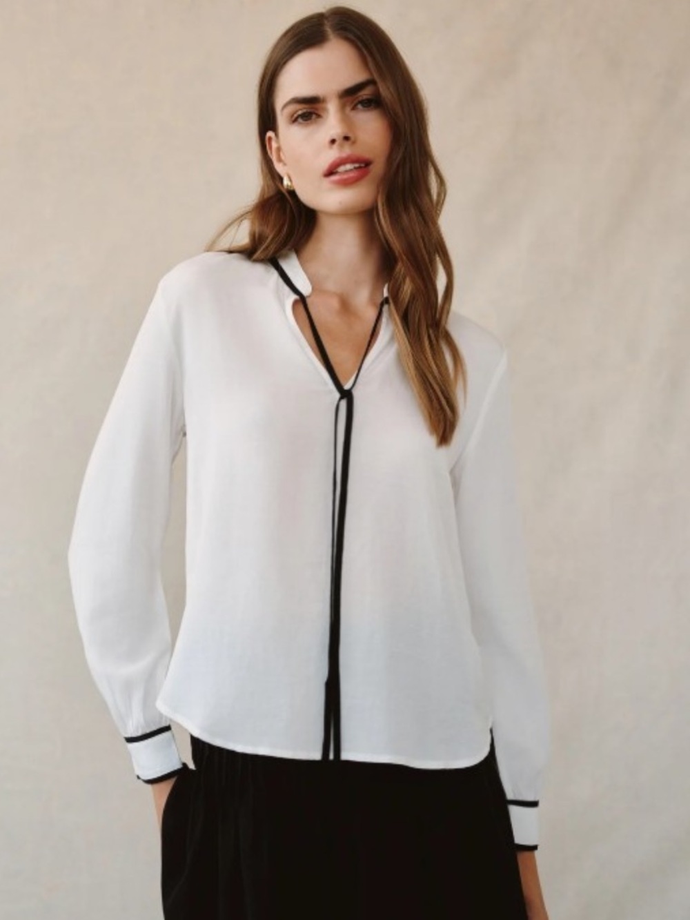 BELLA DAHL Contrast Trim Blouse Pullover Top In White Modern Quiet Luxury Small